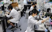 難病治療の臨床試験実施など、京大のiPS細胞研究所が取り組むべき課題は多い