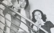 五木ひろし(左)と小柳ルミ子(右)がともに紅白に（1971年）