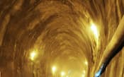 地下180メートルのLPG基地。トンネルはLPGで満たされる（建設中の09年、愛媛県今治市）
