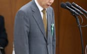 衆院経産委で汚染水問題について謝罪する東京電力の広瀬社長（27日午後）