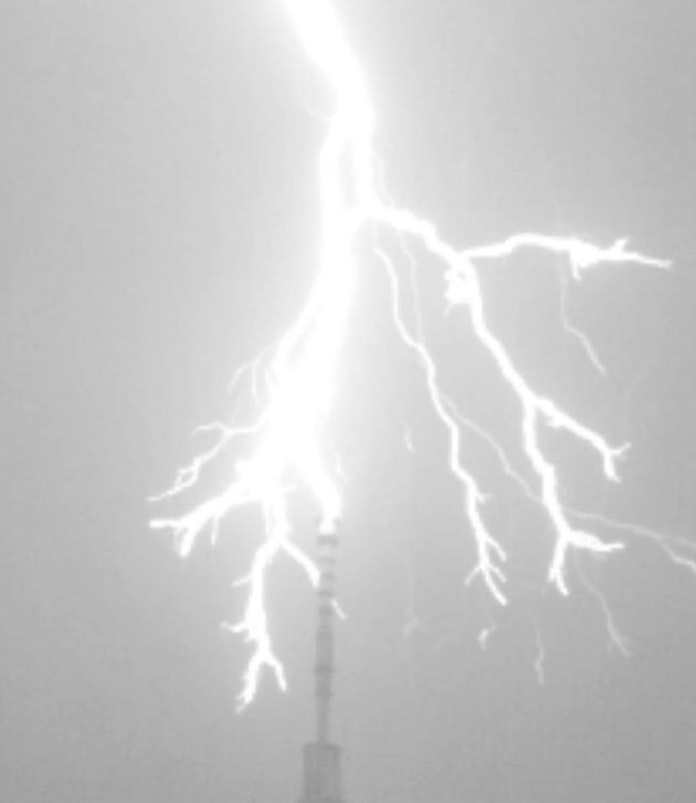 雷はどう落ちる 日本経済新聞 雷はどう落ちる 日本経済新聞