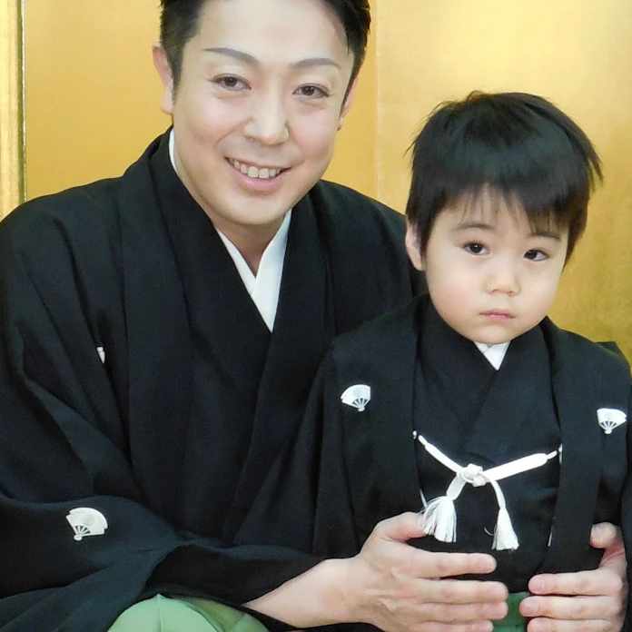 消息 菊之助長男 初お目見え 日本経済新聞 消息 菊之助長男 初お目見え 日本経済新聞