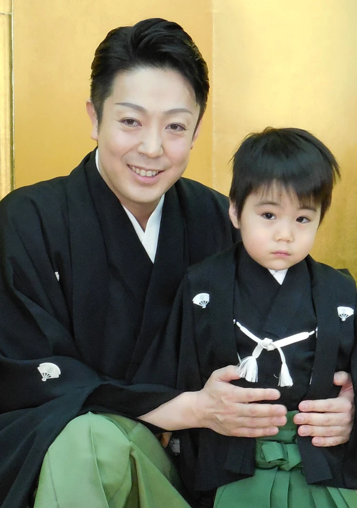 消息 菊之助長男 初お目見え 日本経済新聞 消息 菊之助長男 初お目見え 日本経済新聞