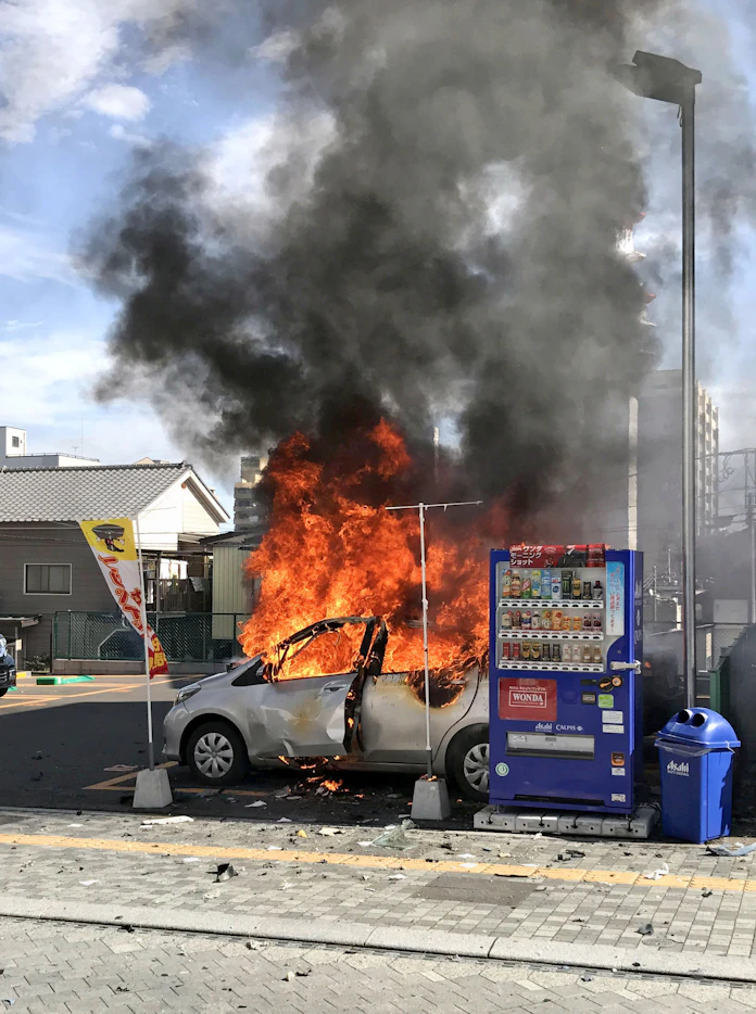 公園で爆発 72歳自殺か 日本経済新聞 公園で爆発 72歳自殺か 日本経済新聞