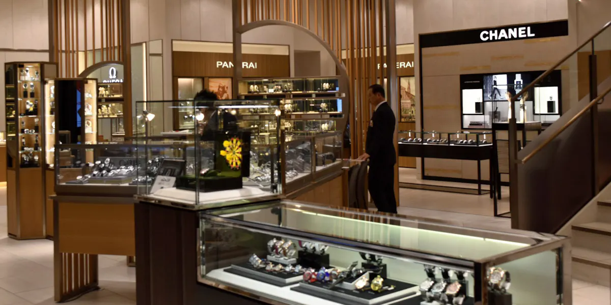 高級腕時計 値下げ続々 仏シャネル6 スイス社14 日本経済新聞