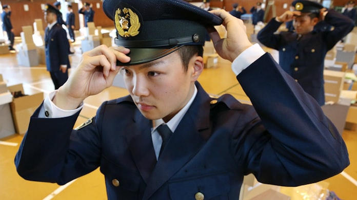 皇宮警察学校 制服 日本経済新聞 皇宮警察学校 制服 日本経済新聞