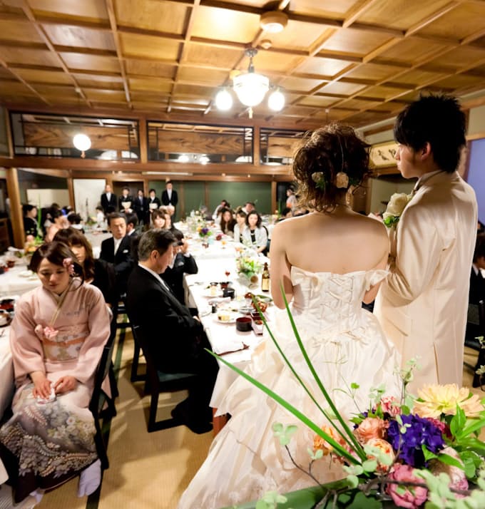 同僚の結婚式に呼ばれたら 上 日本経済新聞