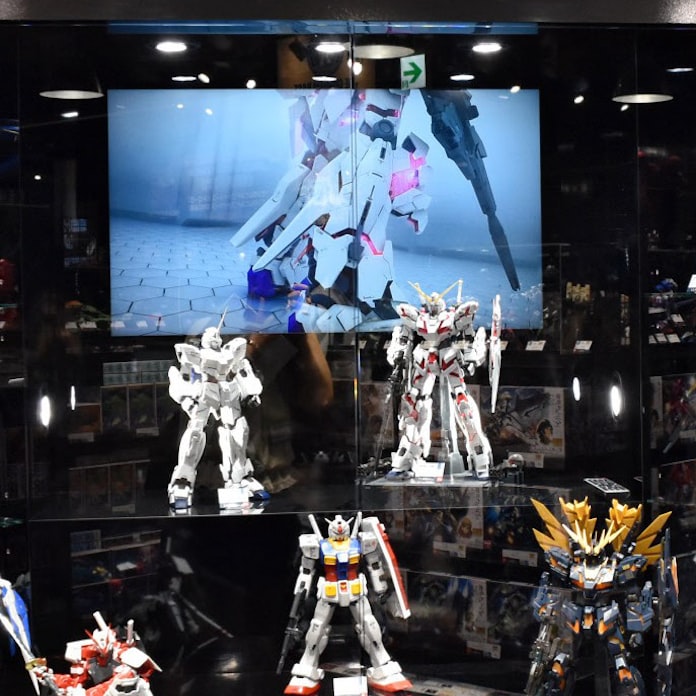 バンダイ 国内初 ガンプラ 専門店 日本経済新聞 バンダイ 国内初 ガンプラ 専門店 日本経済新聞