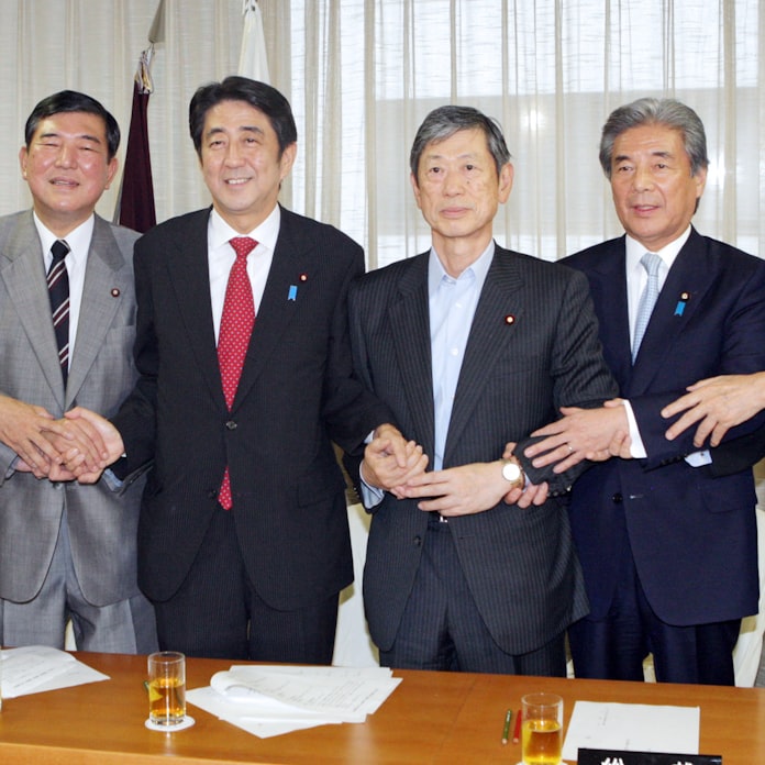 高村正彦 26 安倍氏再登板 日本経済新聞 高村正彦 26 安倍氏再登板 日本経済新聞