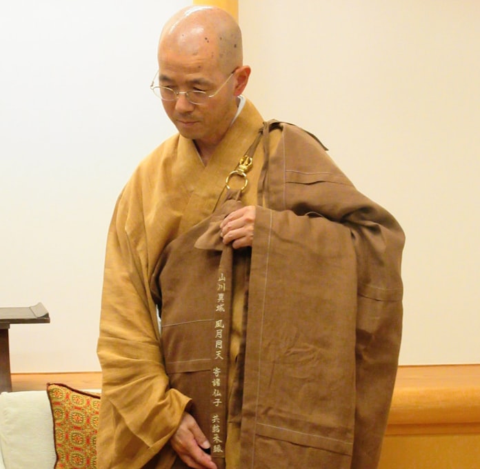 鑑真ゆかりの中国寺に袈裟 唐招提寺 日本経済新聞 鑑真ゆかりの中国寺に袈裟 唐招提寺 日本経済新聞