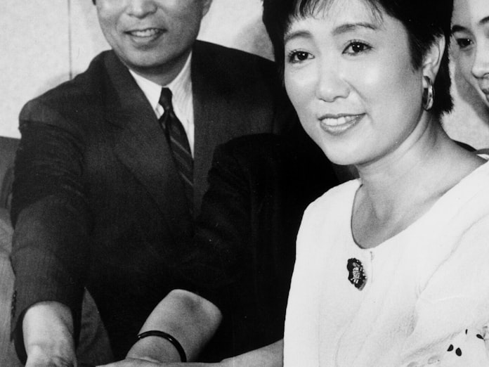 小池百合子研究 2 重ねた転身 この次は 日本経済新聞 小池百合子研究 2 重ねた転身 この次は 日本経済新聞