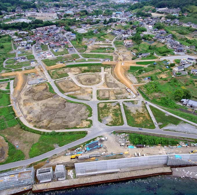 津波跡地 利用か放置か 日本経済新聞