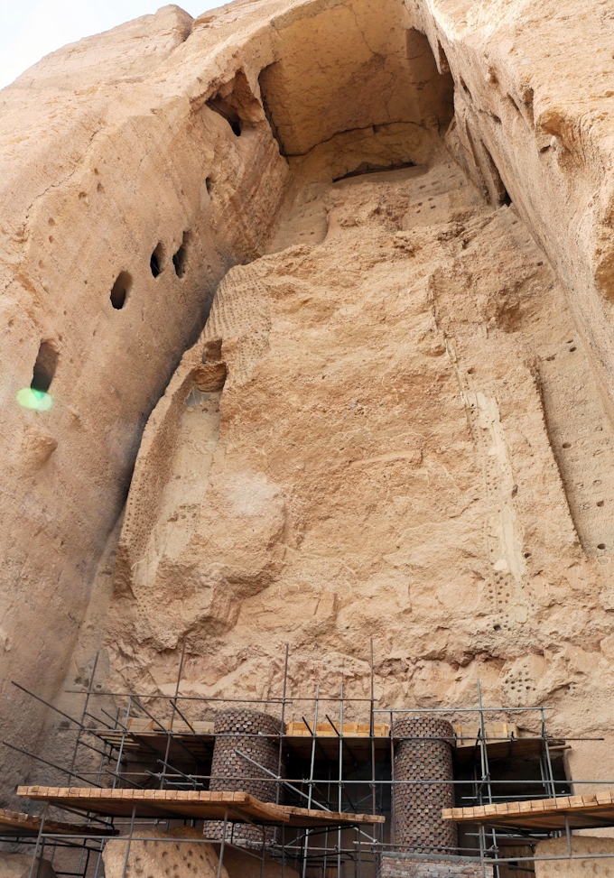 破壊されたバーミヤン大仏 東京で再建シンポ 日本経済新聞