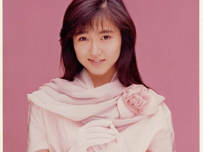 女優 生稲晃子さん 日本経済新聞 女優 生稲晃子さん 日本経済新聞