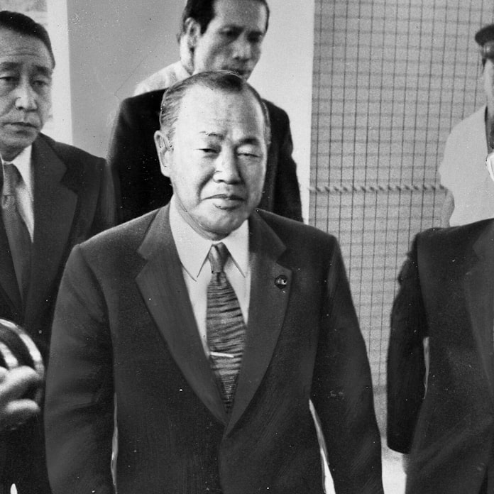 7月27日 田中角栄元首相を逮捕 ロッキード事件 日本経済新聞 7月27日 田中角栄元首相を逮捕 ロッキード事件 日本経済新聞