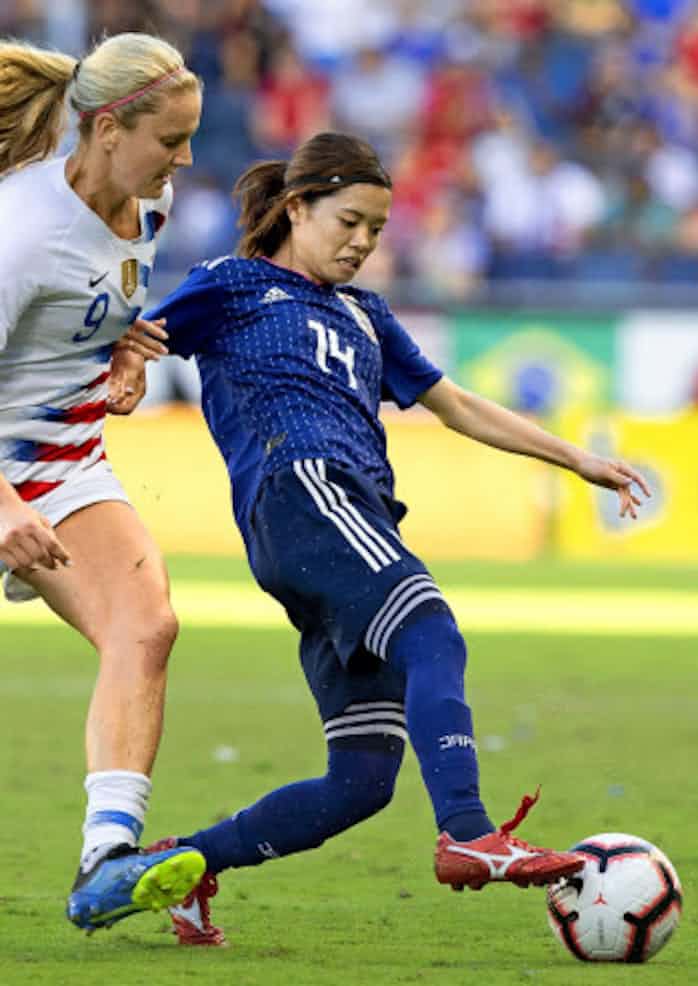 サッカー女子日本代表 長谷川唯 21歳 下 日本経済新聞