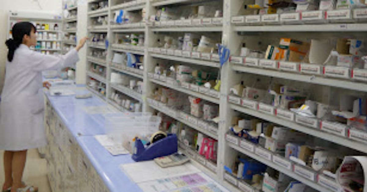 医薬営業 リストラの波 日本経済新聞