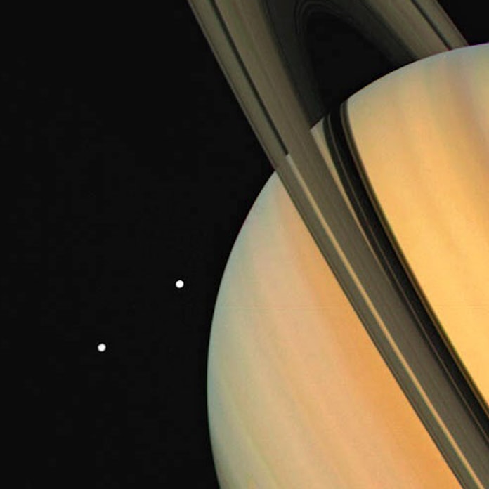 11月12日 ボイジャー1号 土星に最接近 日本経済新聞 11月12日 ボイジャー1号 土星に最接近 日本経済新聞