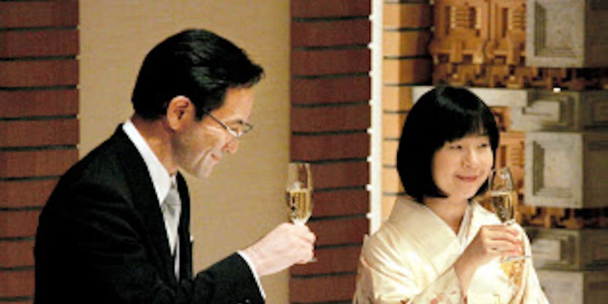 11月15日 紀宮さまと黒田さんご結婚 皇室離れ新たな生活 日本経済新聞