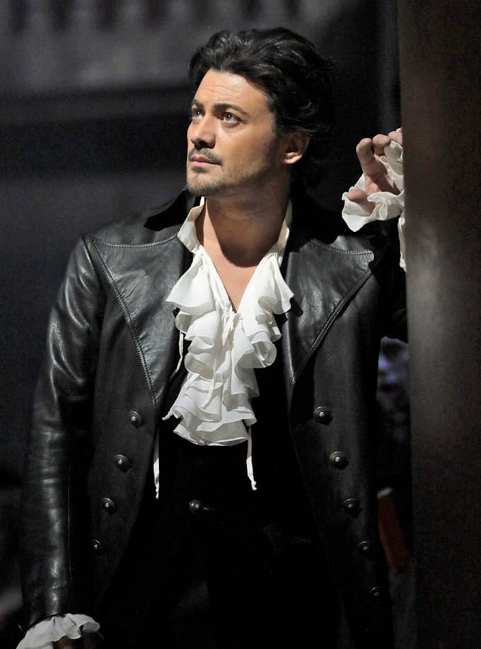 伊テノール歌手 オペラ名曲公演 日本経済新聞