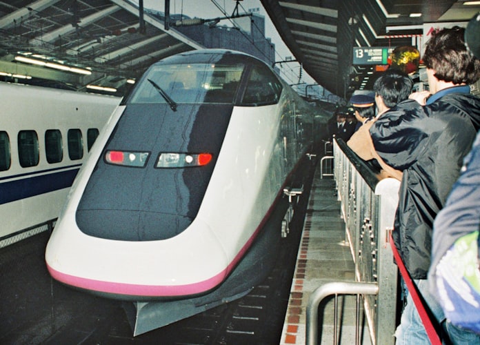 3月22日 新幹線 こまち 開業 東京 秋田乗り換え無し 日本経済新聞 3月22日 新幹線 こまち 開業 東京 秋田乗り換え無し 日本経済新聞