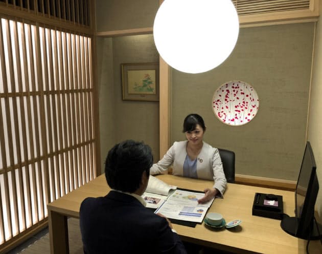 リセット金融営業 変わる店舗(上) 証券、立地より機能重視