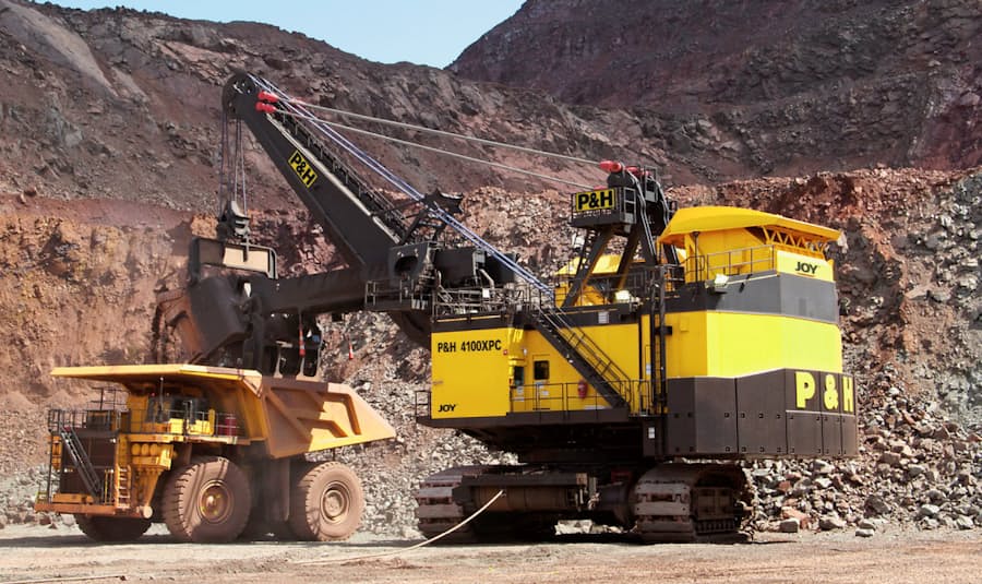 コマツ アフリカに新工場 日本経済新聞