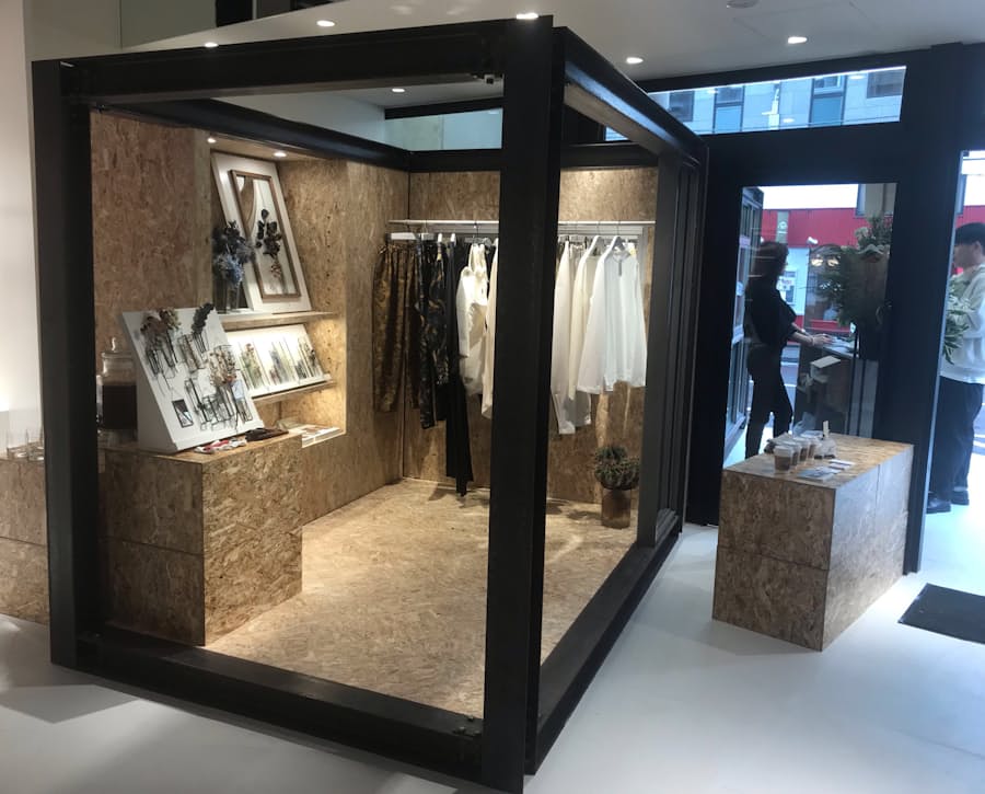 アパレル内装 エコ大改造 日本経済新聞