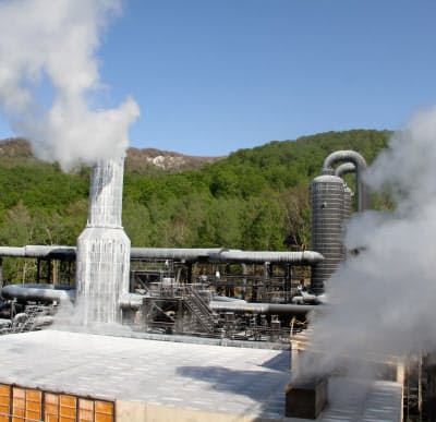 国内では23年ぶりの大型地熱となった山葵沢地熱発電所(19年5月、秋田県湯沢市)