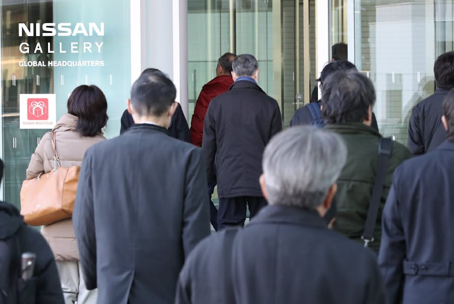 日産社員 誠意見えぬ 日本経済新聞