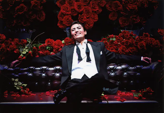 望海の歌に艶 宝塚歌劇雪組 日本経済新聞