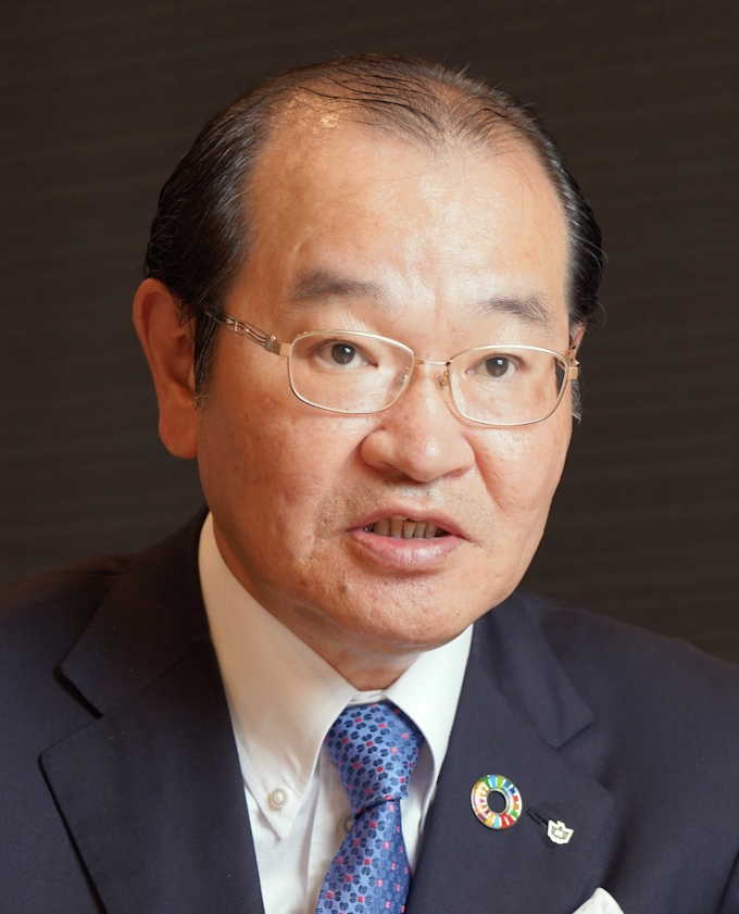 大和 通年採用を検討 日本経済新聞