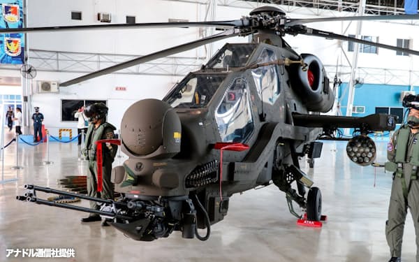 トルコ製の兵器は価格と実績で評価されている(トルコ航空宇宙産業が開発した攻撃型ヘリコプター)=アナドル通信社提供
                                                        