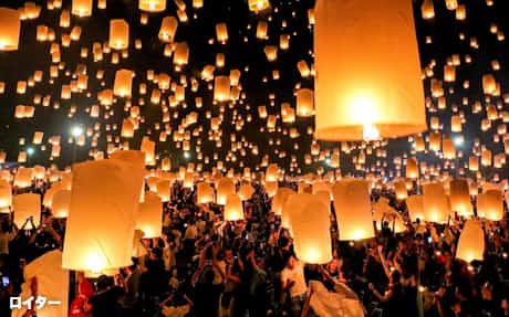 タイ 揺れるランタン祭り 日本経済新聞