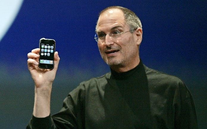11年10月5日 米アップル創業者 ジョブズ氏が死去 日本経済新聞 11年10月5日 米アップル創業者 ジョブズ氏が死去 日本経済新聞