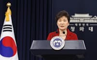 政権基盤が弱まっている朴大統領（1月、ソウル市）=韓国大統領府提供