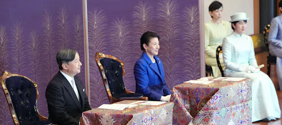 両陛下に講義、「講書始の儀」 - 日本経済新聞