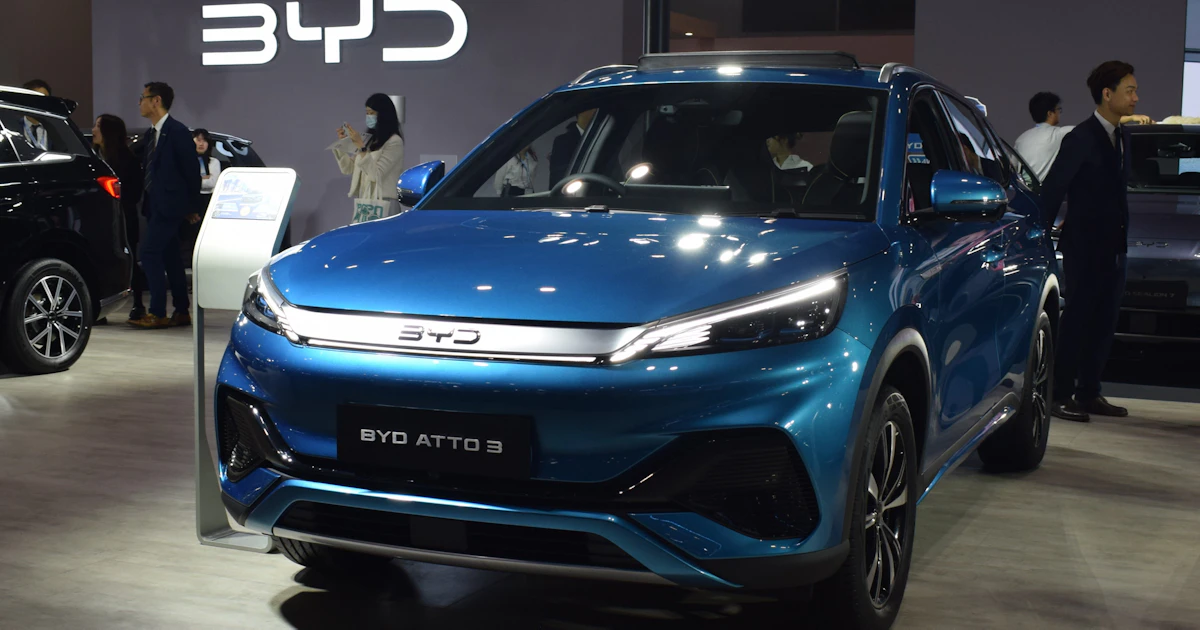 BYD、トヨタとEV補助金差95万円 日本法人社長「勝負にならぬ」 - 日本経済新聞