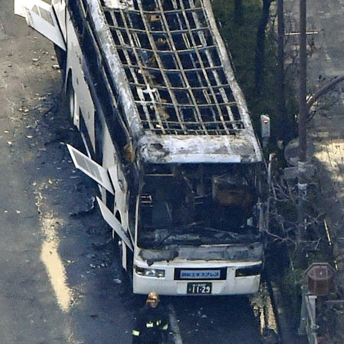 老いるバス 増える火災 事故車両 製造年前後 日本経済新聞 老いるバス 増える火災 事故車両 製造年前後 日本経済新聞