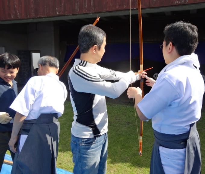 弓道に心射抜かれて 1 日本経済新聞
