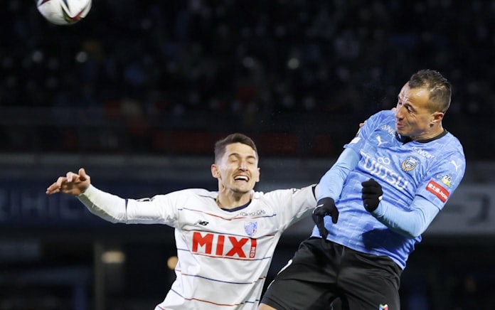 サッカー 劣勢でもしぶとく 日本経済新聞 サッカー 劣勢でもしぶとく 日本経済新聞