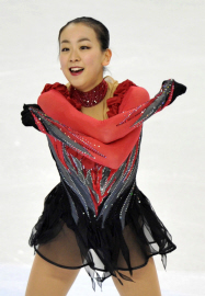 浅田真央が逆転優勝 金妍児は2位 世界フィギュア 日本経済新聞 浅田真央が逆転優勝 金妍児は2位 世界フィギュア 日本経済新聞