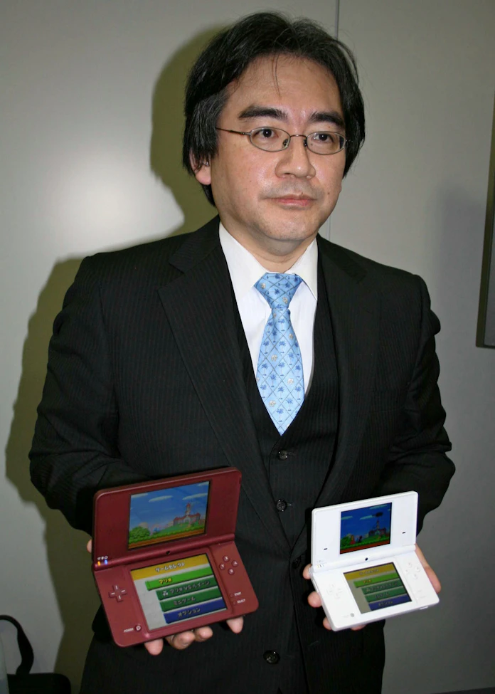 任天堂 再浮上の条件 上 次なる敵はアップル 日本経済新聞 任天堂 再浮上の条件 上 次なる敵はアップル 日本経済新聞