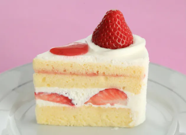 ショートケーキ 3つ星はイチゴ風味たっぷり Nikkei Style ショートケーキ 3つ星はイチゴ風味たっぷり Nikkei Style