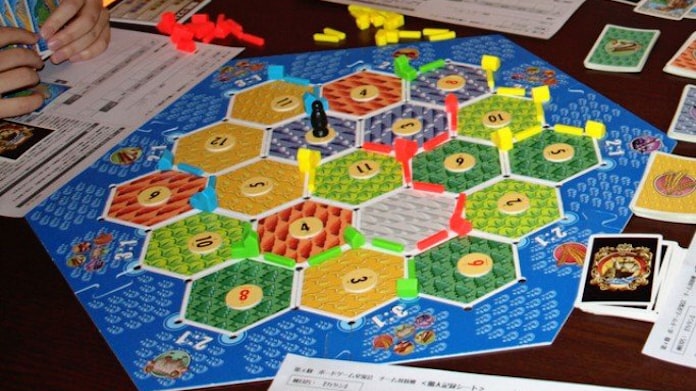 世界的ボードゲーム カタン に挑むai技術 日本経済新聞 世界的ボードゲーム カタン に挑むai技術 日本経済新聞