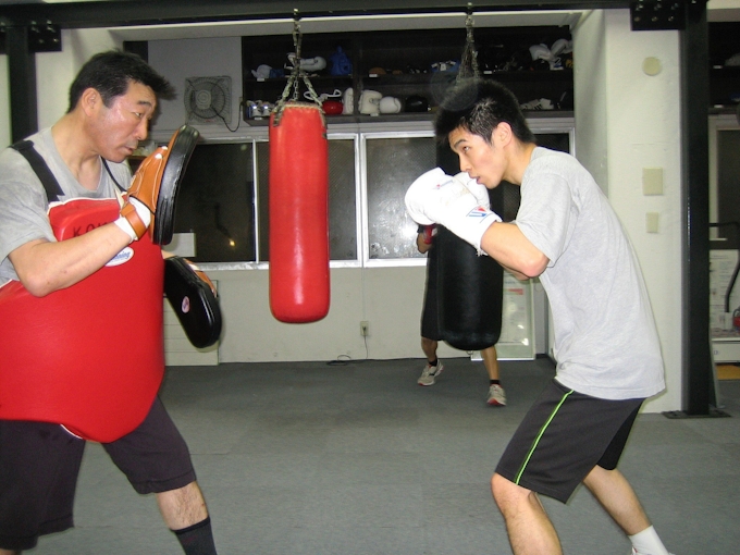 医師ボクサー 本気で目指す日本チャンプ 日本経済新聞