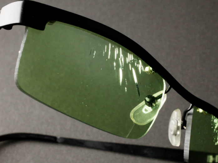 日差しがまぶしい季節 サングラスどう選ぶ 日本経済新聞 日差しがまぶしい季節 サングラスどう選ぶ 日本経済新聞