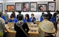 iPad発売直後のアップル直営店(5月28日、東京・銀座)