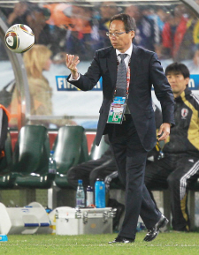 日本代表が南アw杯で残したもの 日本経済新聞 日本代表が南アw杯で残したもの 日本経済新聞