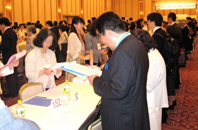 息子が結婚できないかも 草食系 に親やきもき Nikkei Style 息子が結婚できないかも 草食系 に親やきもき Nikkei Style